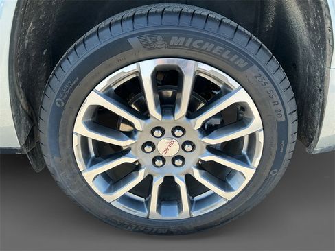 Used 2023 GMC Acadia Denali w/ Denali Ultimate Package image 8