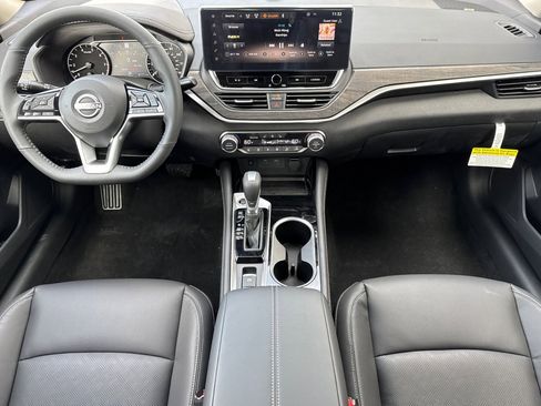 New 2025 Nissan Altima 2.5 SL image 10