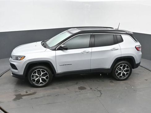 New 2026 Jeep Compass Limited image 31