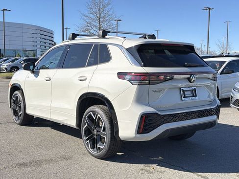 New 2026 Volkswagen Tiguan SEL R-Line AWD/4WD image 3