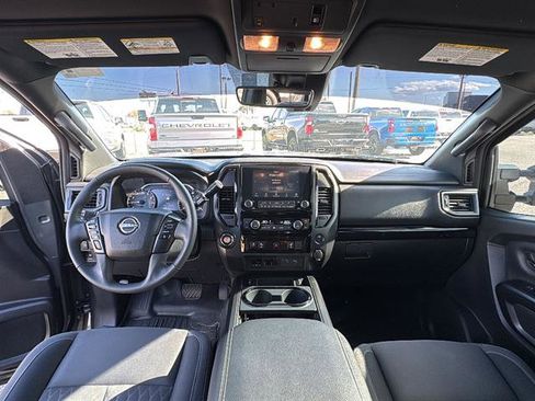 Used 2024 Nissan Titan SV image 15