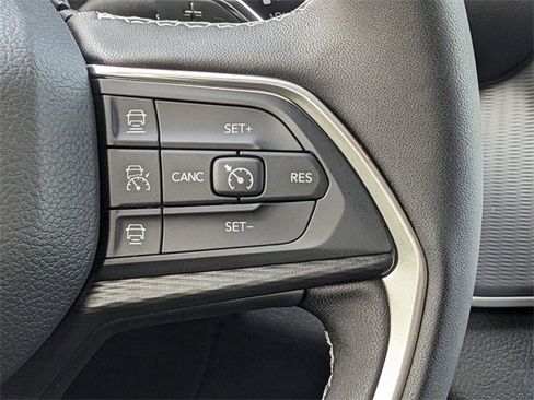 New 2025 Jeep Grand Cherokee L Altitude image 18