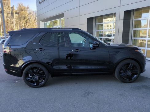 Used 2025 Land Rover Discovery Dynamic SE image 5