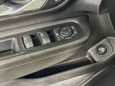 Used 2019 GMC Terrain SLT w/ Preferred Package FWD image 18
