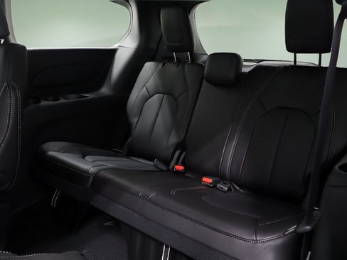 New 2026 Chrysler Pacifica Select w/ S Appearance Package FWD image 12