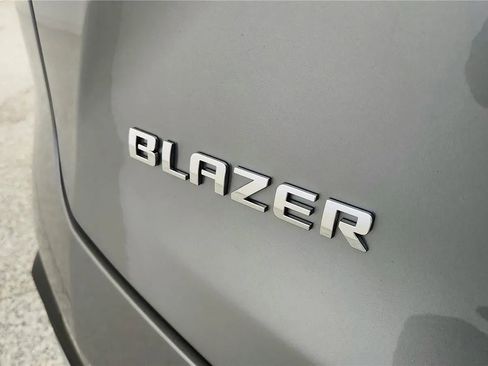 Used 2024 Chevrolet Blazer LT w/ Convenience Package FWD image 17