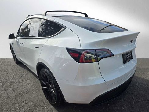 Used 2021 Tesla Model Y Long Range image 5