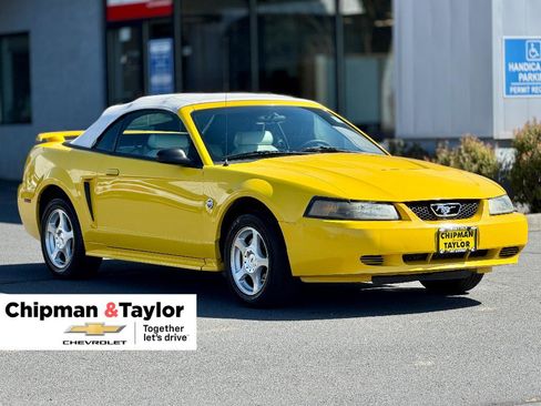 Used 2004 Ford Mustang Premium RWD image 1