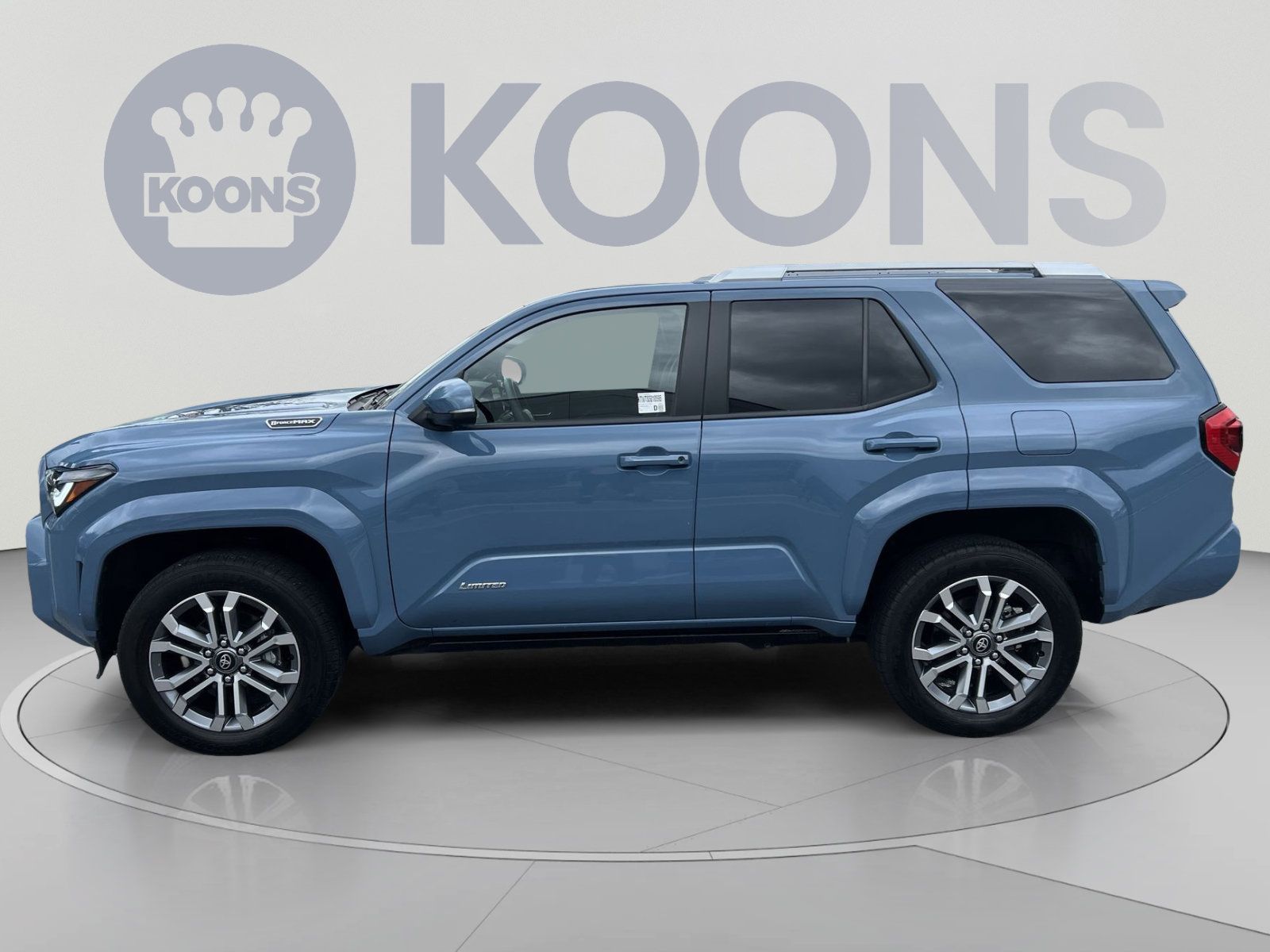 Used 2025 Toyota 4Runner Limited AWD/4WD image 2