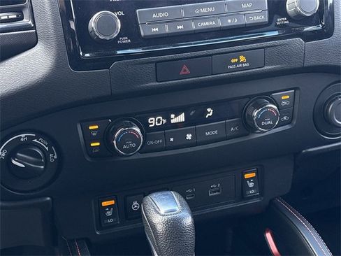 Used 2022 Nissan Frontier PRO-4X image 17