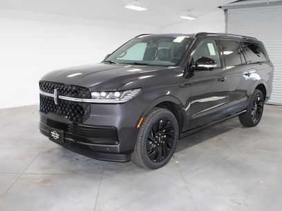 New 2026 Lincoln Navigator L Reserve w/ Jet Appearance Package