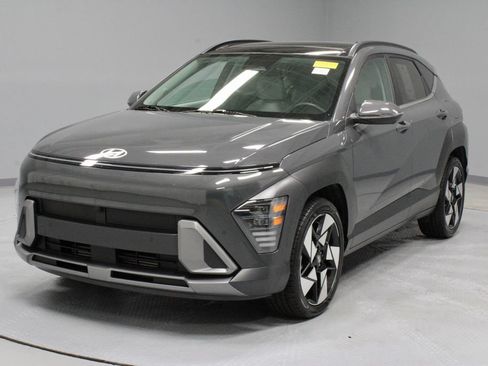 Used 2024 Hyundai Kona Limited FWD image 8