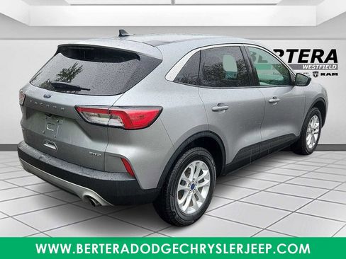 Used 2022 Ford Escape SE AWD/4WD image 6