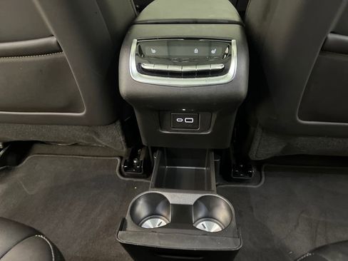 Used 2025 Cadillac XT6 Premium Luxury image 24