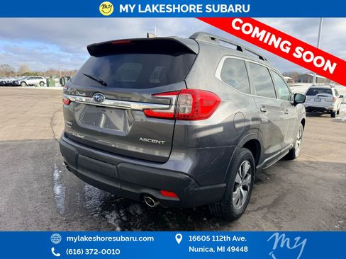Used 2024 Subaru Ascent Premium w/ Convenience Package image 8