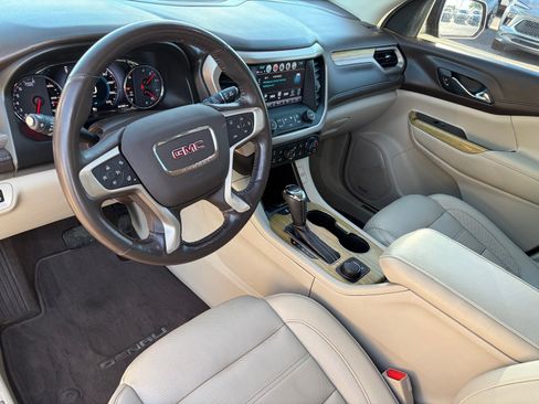 Used 2019 GMC Acadia Denali w/ Technology Package FWD image 17
