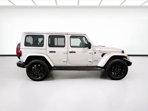 Used 2023 Jeep Wrangler Sahara image 24