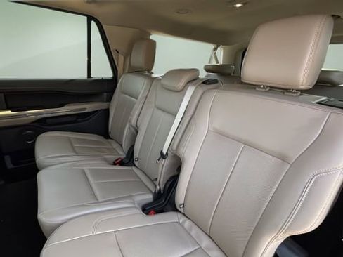 Used 2024 Ford Expedition Max XLT image 18