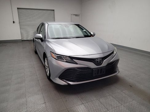 Used 2019 Toyota Camry LE image 14