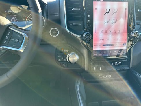 Used 2025 RAM 1500 Laramie image 11
