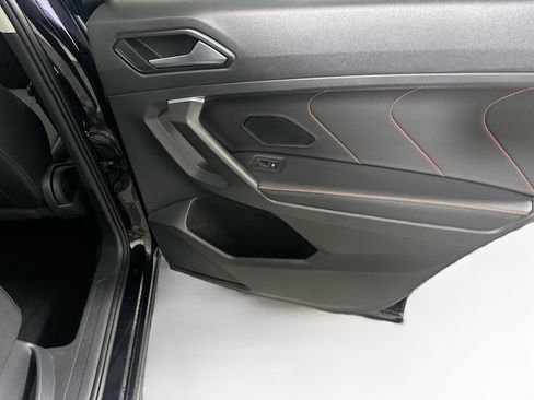 Used 2024 Volkswagen Tiguan Wolfsburg Edition image 28