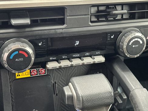 Used 2024 Toyota Tacoma TRD Sport image 19