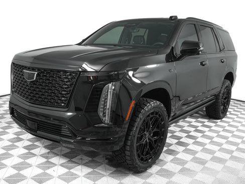 Used 2026 Cadillac Escalade Luxury w/ Touring Package AWD/4WD image 8