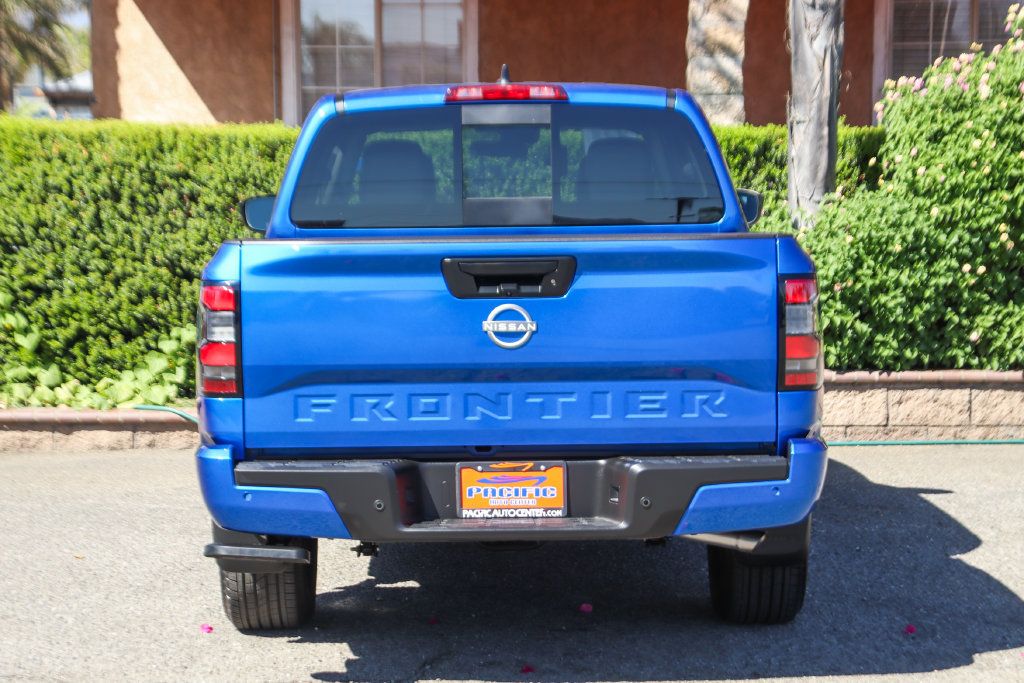 Used 2025 Nissan Frontier SV RWD image 7