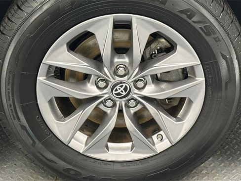 Certified 2023 Toyota Sienna LE image 20