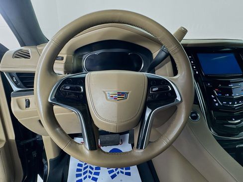 Used 2019 Cadillac Escalade ESV Platinum AWD/4WD image 11
