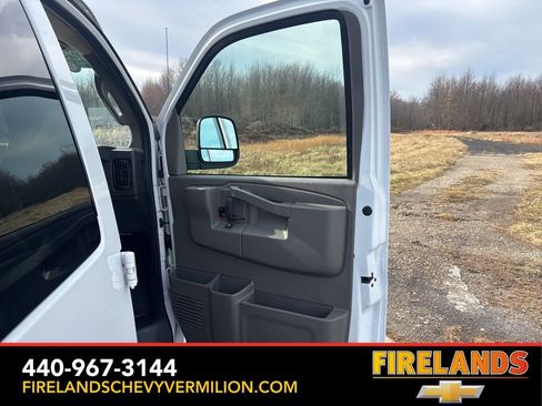 Certified 2025 Chevrolet Express 3500 LS image 25