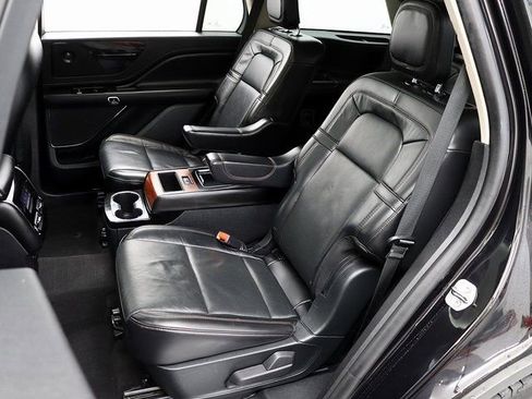 Used 2021 Lincoln Aviator Reserve w/ Equipment Group 201A image 11