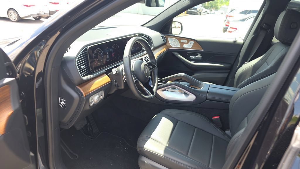 Certified 2025 Mercedes-Benz GLE 450 4MATIC image 22