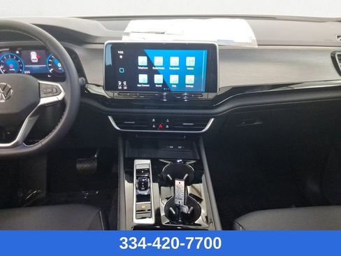 New 2026 Volkswagen Atlas Cross Sport SE image 13