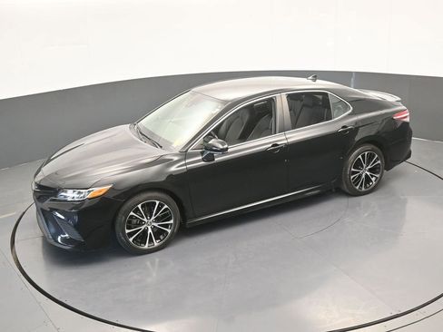 Used 2020 Toyota Camry SE image 41