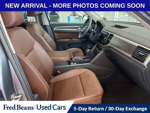 Used 2023 Volkswagen Atlas SE w/ Panoramic Sunroof Package image 6