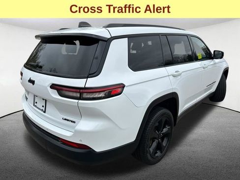 Used 2023 Jeep Grand Cherokee L Limited w/ Black Appearance Package AWD/4WD image 10