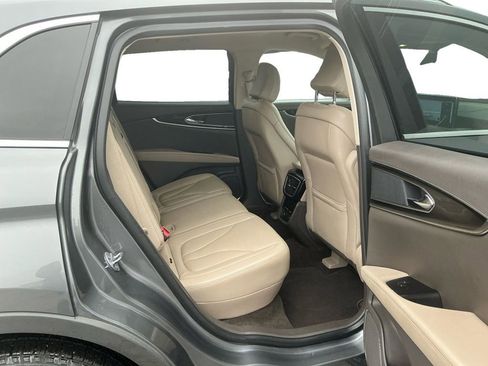 Used 2022 Lincoln Nautilus FWD w/ Premium Package image 23