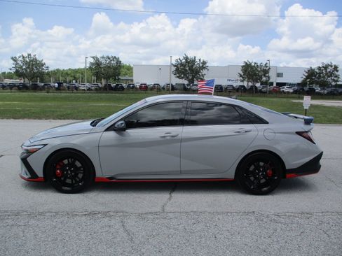 Used 2025 Hyundai Elantra N FWD image 4