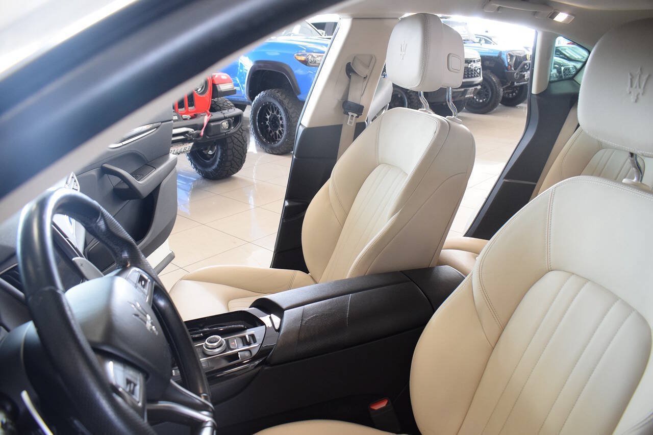 Used 2020 Maserati Levante S AWD/4WD image 34