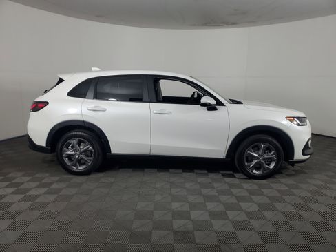 New 2026 Honda HR-V LX image 3