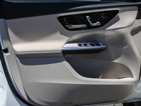 Certified 2026 Mercedes-Benz GLC 300 image 18