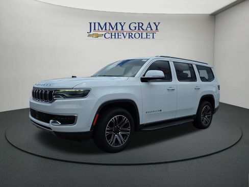 Used 2022 Jeep Wagoneer Series III RWD image 1