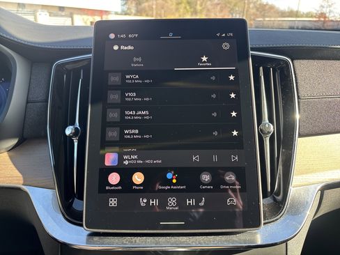 Used 2025 Volvo XC90 B6 Plus image 23