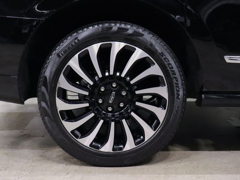 Used 2024 Lincoln Navigator L Black Label image 9