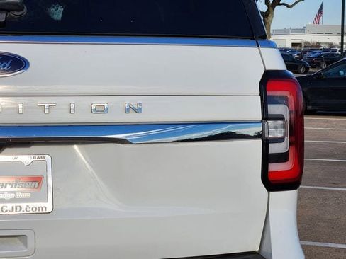 Used 2023 Ford Expedition Limited image 16