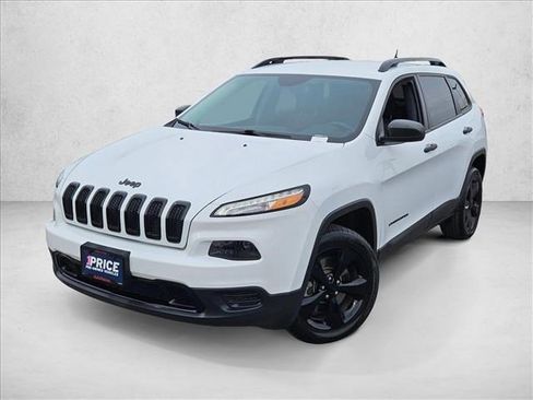 Used 2017 Jeep Cherokee Altitude image 1