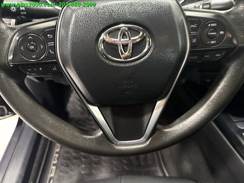 Used 2020 Toyota Camry LE image 26