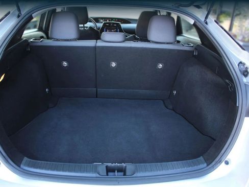 Used 2017 Toyota Prius Four image 28