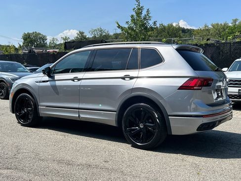 Used 2024 Volkswagen Tiguan SE R-Line AWD/4WD image 4